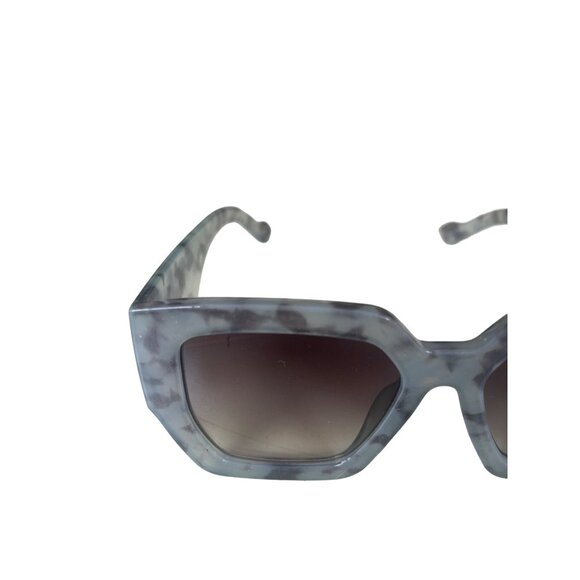 NWT Women's Gray/Green Camo Tortoise Shell Oversized Chunky Sunglasses - Picture 5 of 5